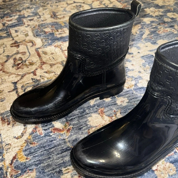 MK Michael Kors Designer Women Blakely Logo Embossed Ankle Rain Boot Shoes Blk 7 - Picture 6 of 15